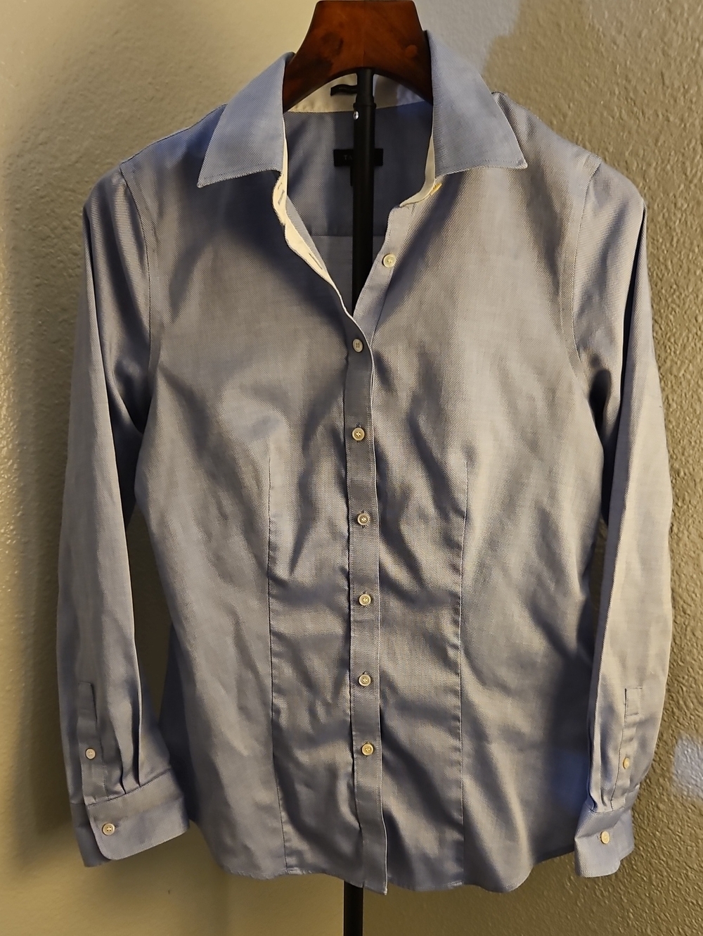 Talbots Blue Wrinkle Resistant Button Down Shirt Cotton Size 6 Classic Fit